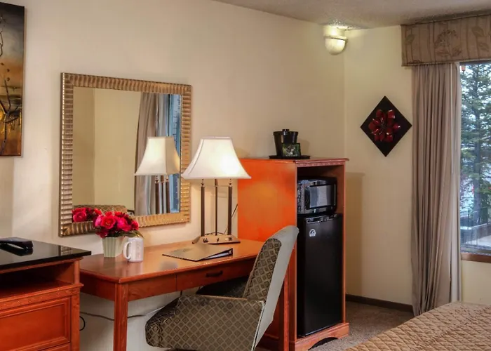 The Foothills Inn